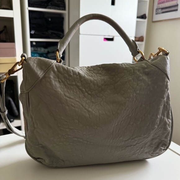 Marc By Marc Jacobs Designer Gray Amee Leather Crossbody Bag and Gold Hardware - Picture 3 of 13